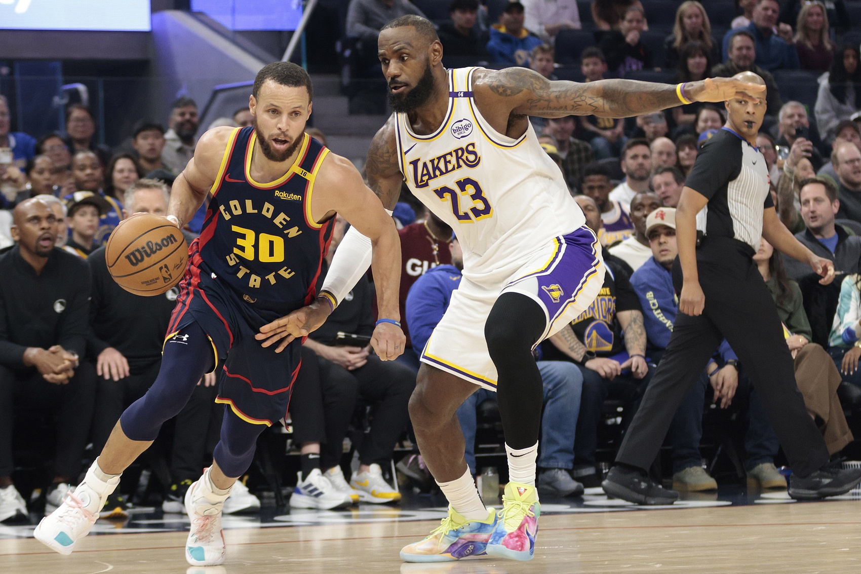 乐鱼体育-瓜迪奥拉：NBA在我生活里一直都重要 现役球员里最喜欢库詹东