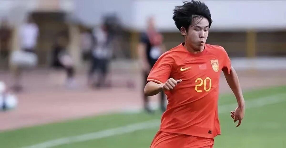 乐鱼app-王钰栋球探报告来了，模板巴西国脚马丁内利，球探评分：7分