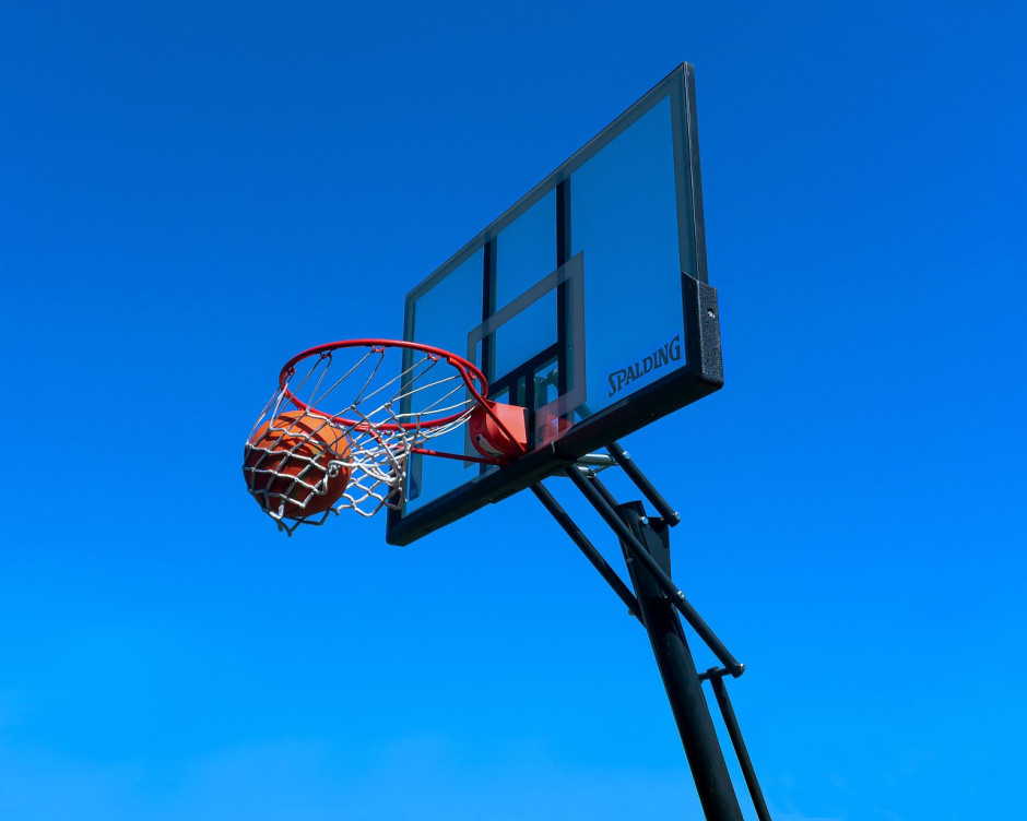 中国男篮官宣：曾凡博伤病恢复未达标无缘亚洲杯 张镇麟也缺席拉警报