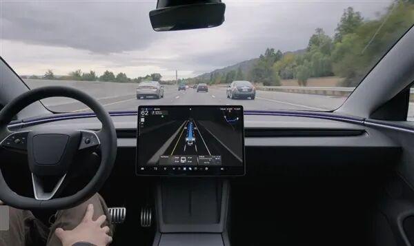 乐鱼官网-特斯拉保险费减半！