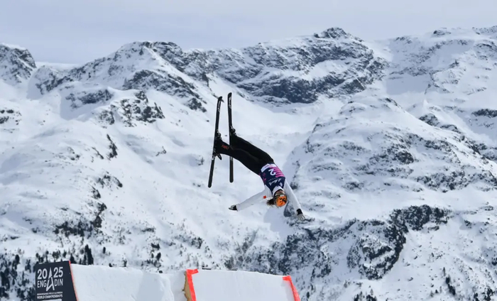 七捧水晶球奖杯 徐梦桃续写空中技巧传奇|世界杯|中国体育报|王心迪|自由式滑雪|自由式滑雪空中技巧_新浪体育_新浪新闻