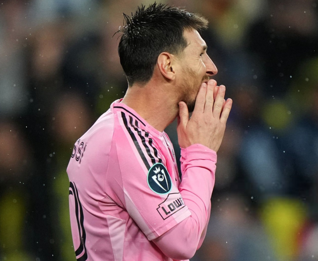 0-0!迈阿密闷平:梅西哑火无缘900球 门将神扑 苏神坐板凳