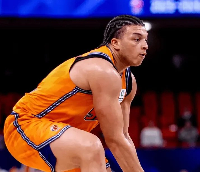 乐鱼官网-上海110-89轻取吉林 球员评价：5人优秀，3人及格，4人低迷|王哲林|张镇麟|比赛|数据|古德温_新浪体育_新浪新闻