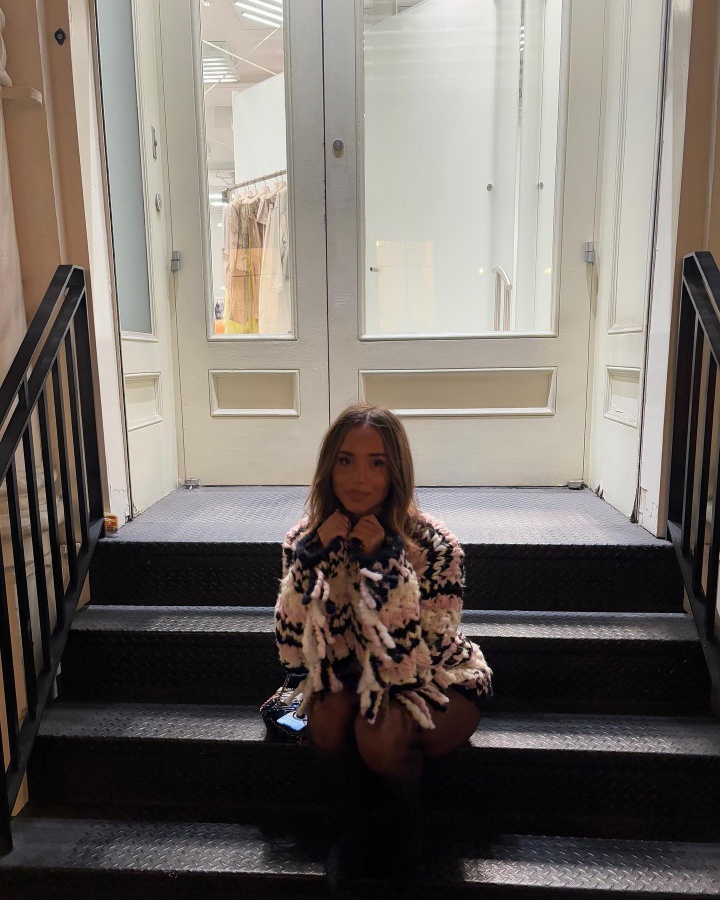 2米16与1米7！霍姆格伦官宣恋情，现女友是维拉中场埃利奥特前任