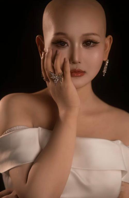 山东29岁美女王冰冰去世，确诊前月经不调，未婚未育办1个人婚礼