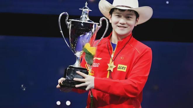 乐鱼体育-小胖：别回来、别往后看、别写信，不要输给乡愁，把我们都忘掉！